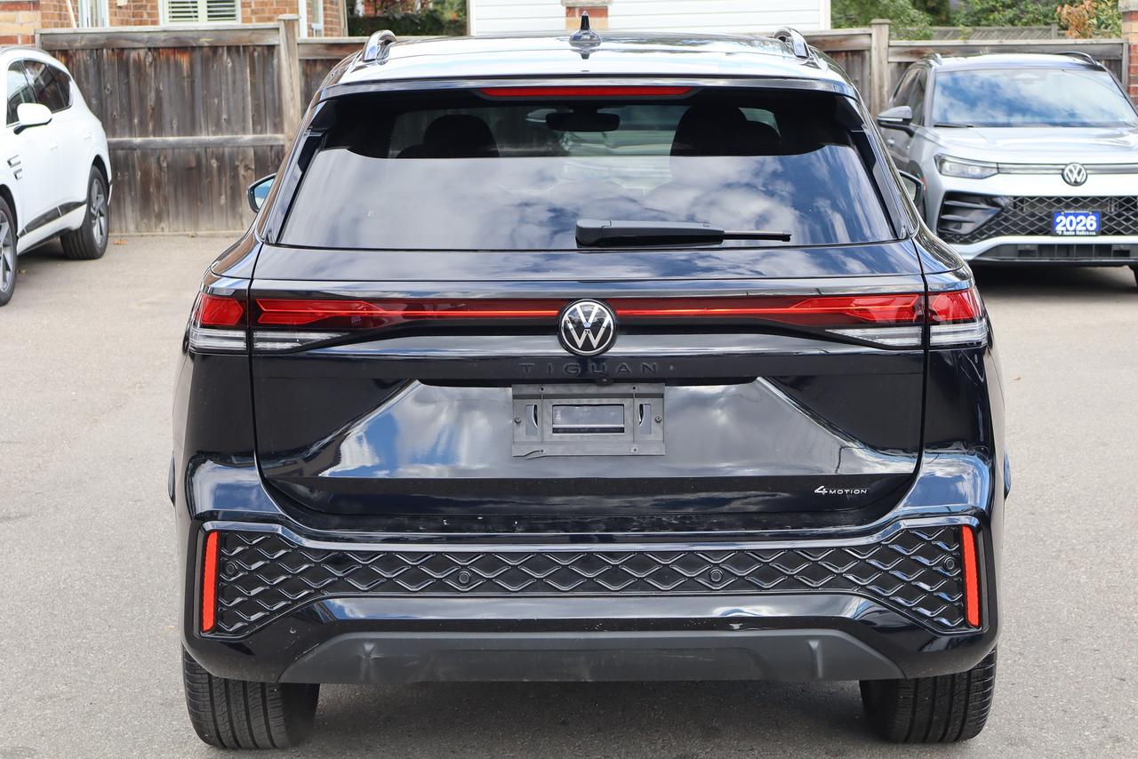 2026 Volkswagen Tiguan Comfortline R-Line Black Edition 4MOTION Photo4