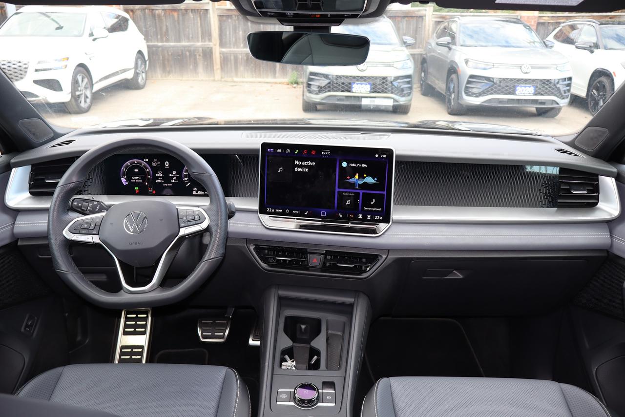 2026 Volkswagen Tiguan Comfortline R-Line Black Edition 4MOTION Photo