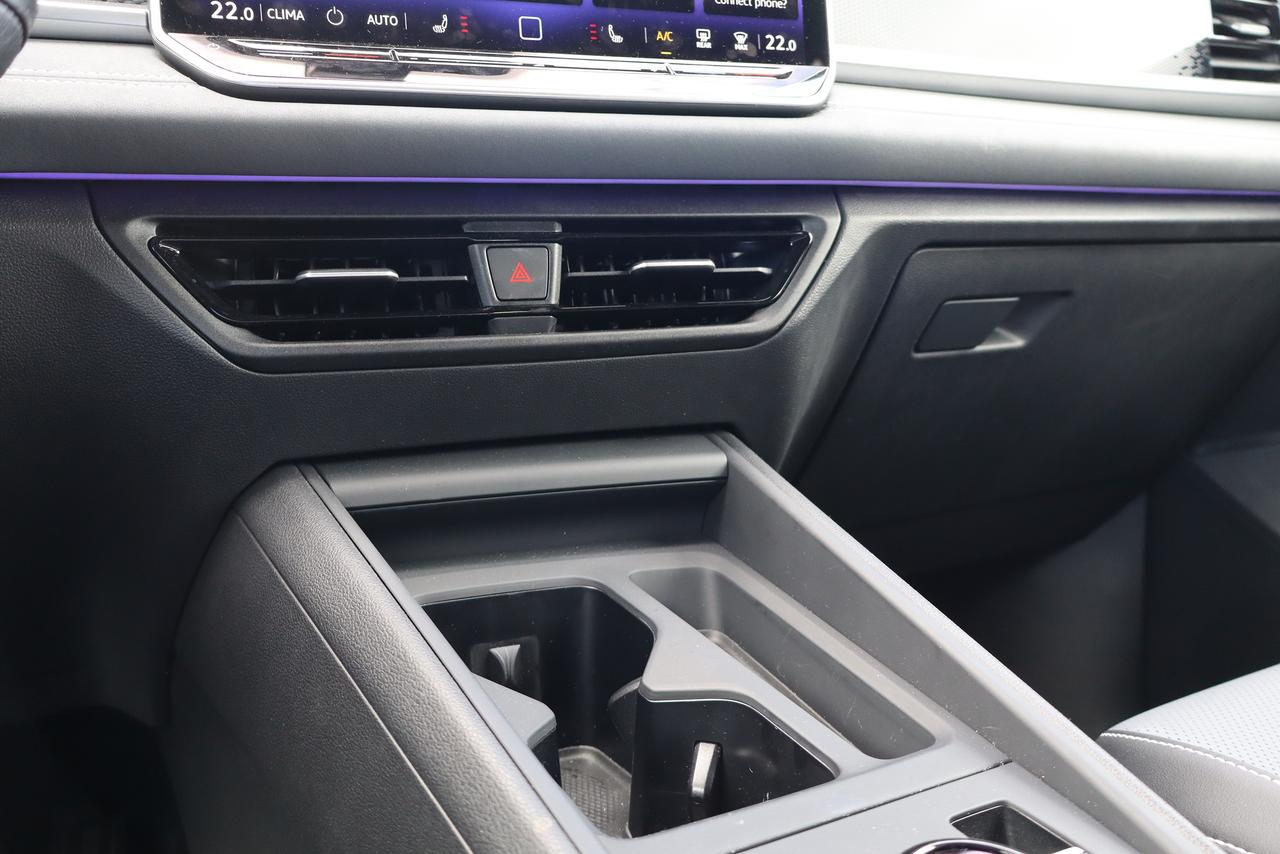 2026 Volkswagen Tiguan Comfortline R-Line Black Edition 4MOTION Photo