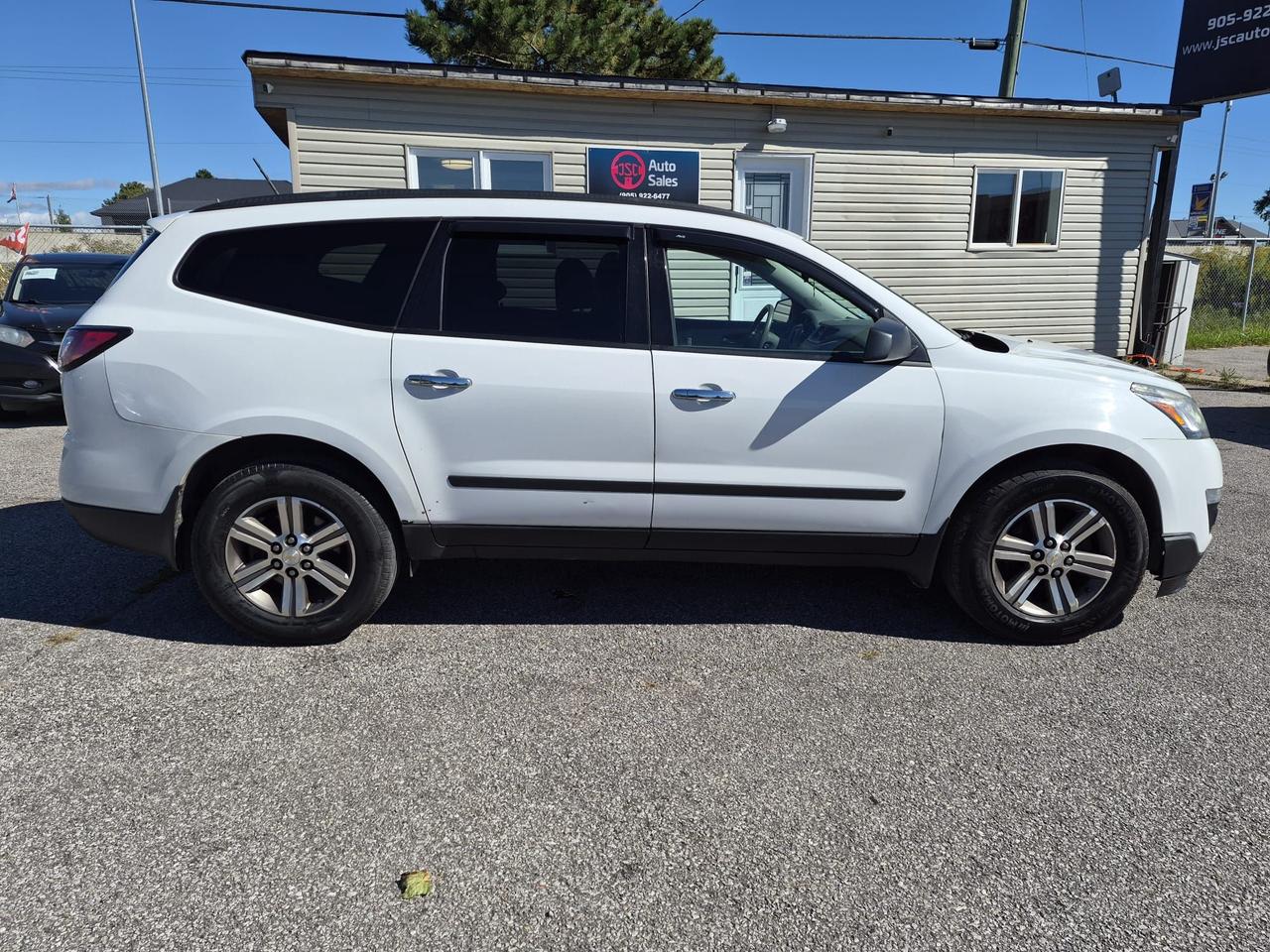 2017 Chevrolet Traverse AWD 4dr LS Photo