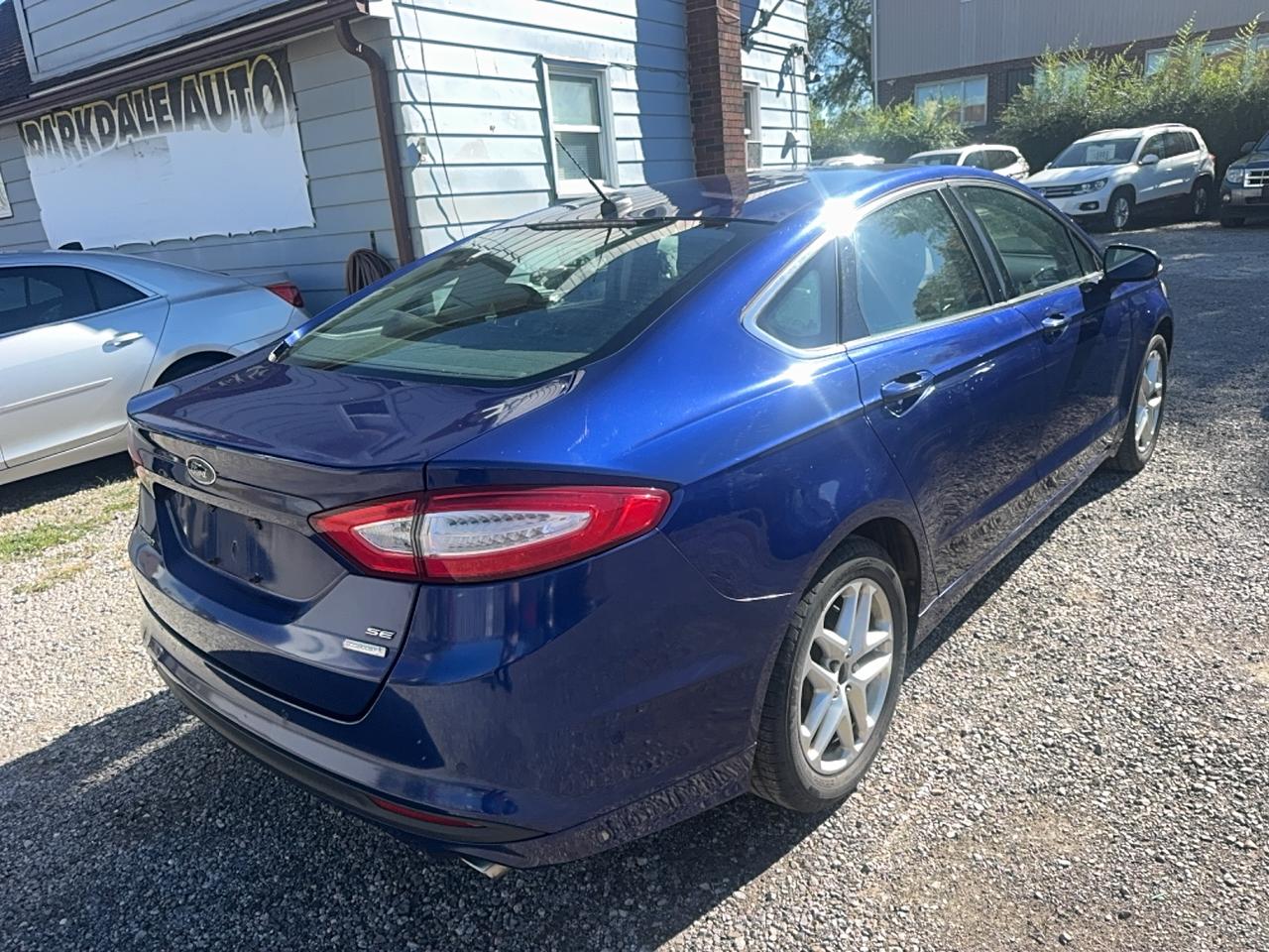 2013 Ford Fusion SE Photo2