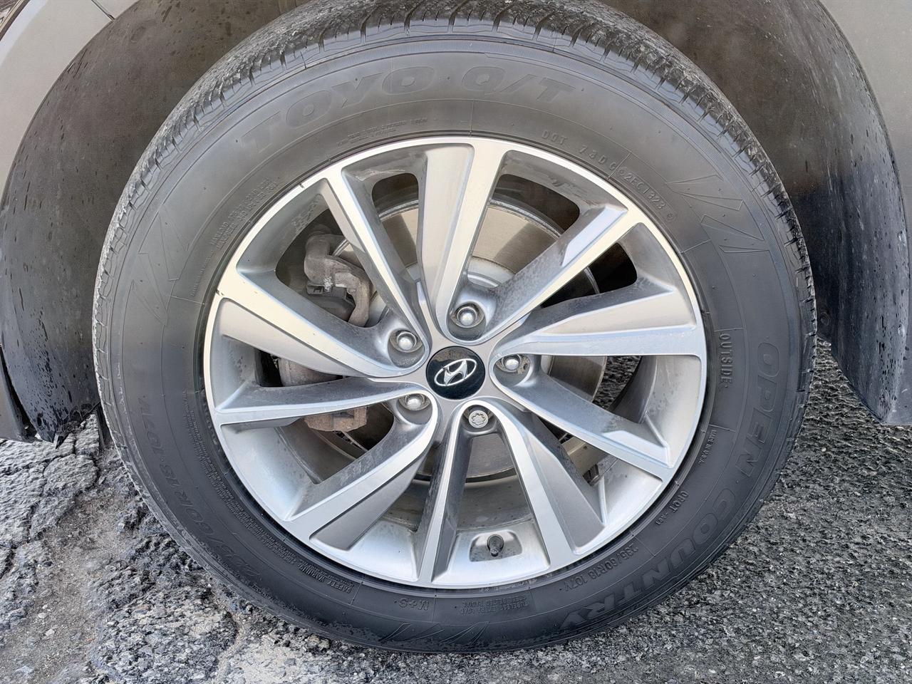 2020 Hyundai Santa Fe 2.4L Preferred AWD Photo
