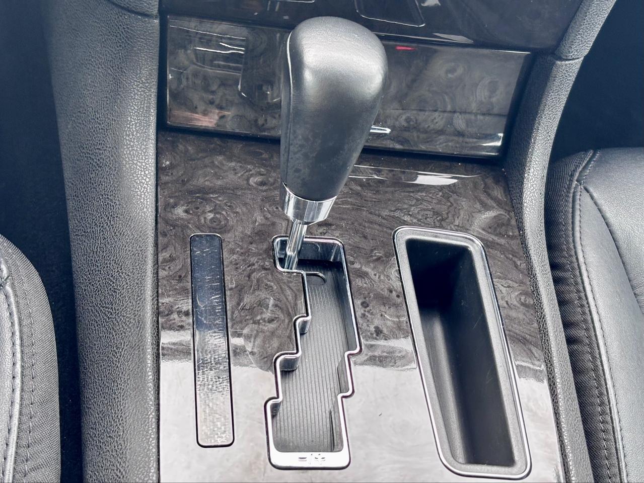 2011 Chrysler 300 FINANCING AVAILABLE Photo13
