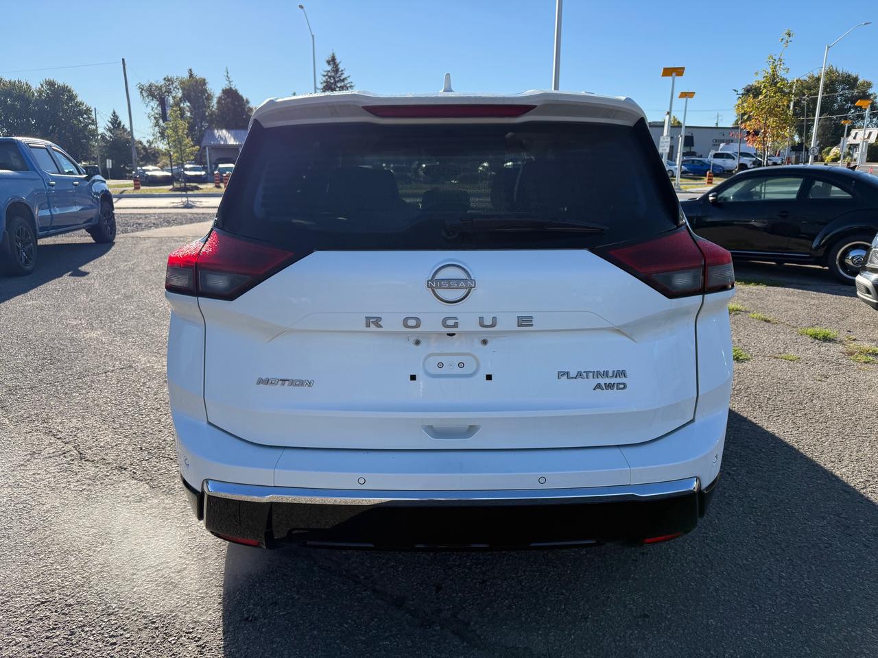 2025 Nissan Rogue Platinum Pano Roof! NAV! Leather! Photo