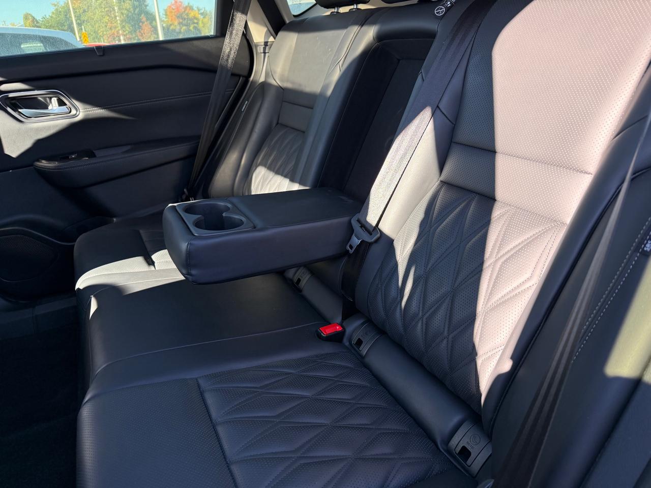 2025 Nissan Rogue Platinum Pano Roof! NAV! Leather! Photo