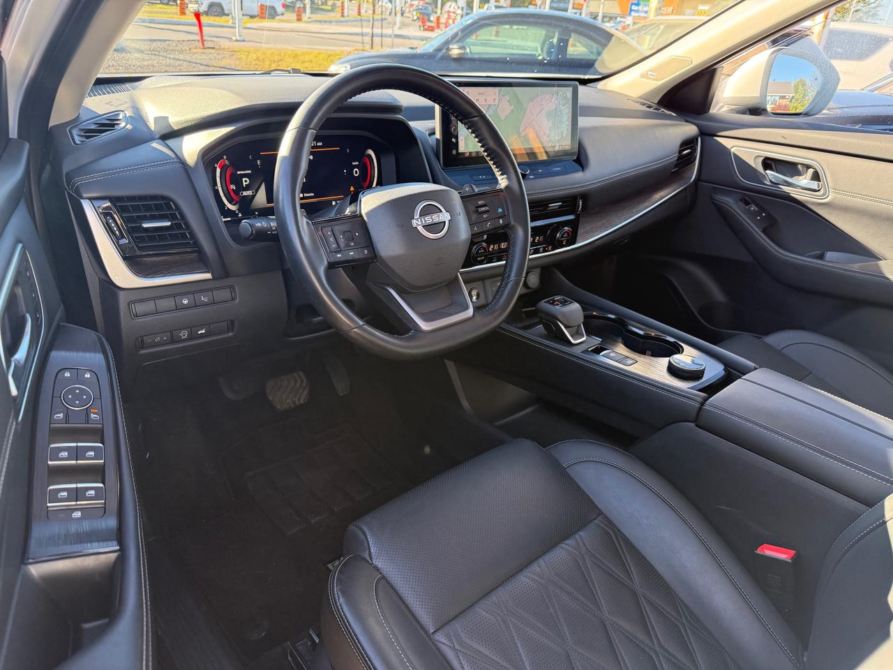 2025 Nissan Rogue Platinum Pano Roof! NAV! Leather! Photo