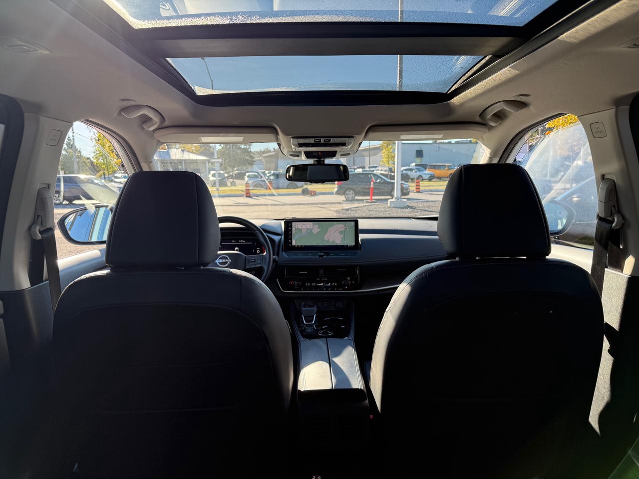 2025 Nissan Rogue Platinum Pano Roof! NAV! Leather! Photo