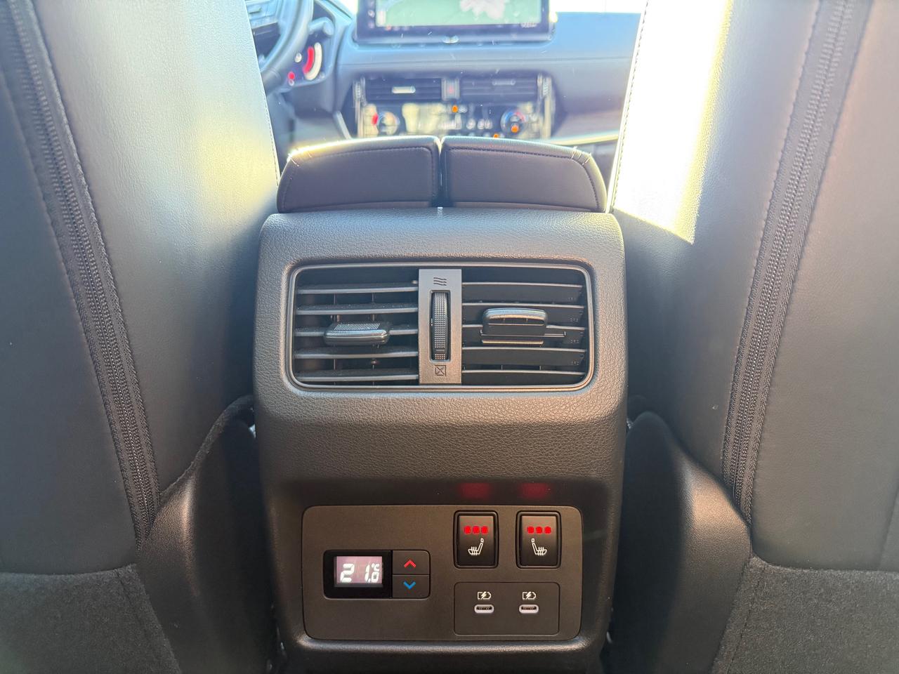 2025 Nissan Rogue Platinum Pano Roof! NAV! Leather! Photo