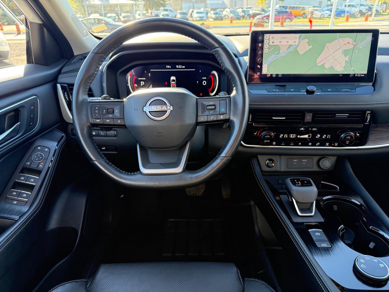 2025 Nissan Rogue Platinum Pano Roof! NAV! Leather! Photo