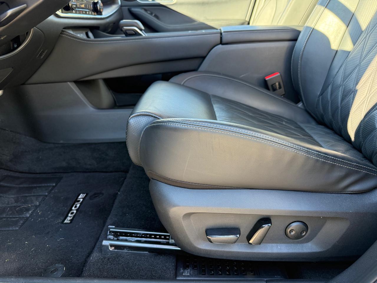 2025 Nissan Rogue Platinum Pano Roof! NAV! Leather! Photo