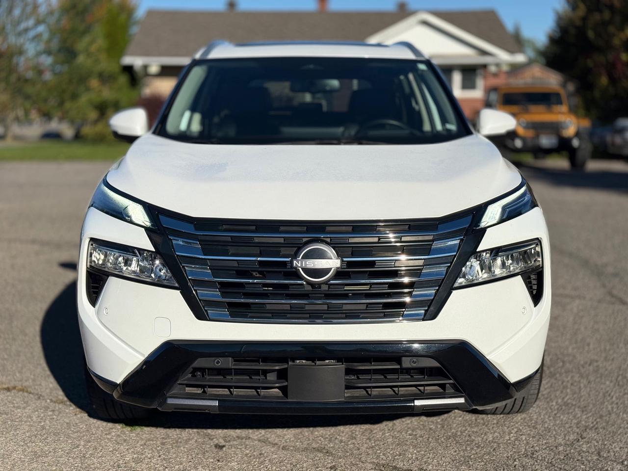 2025 Nissan Rogue Platinum Pano Roof! NAV! Leather! Photo