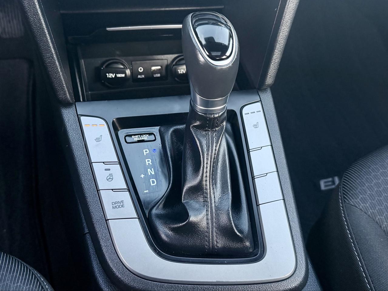 2018 Hyundai Elantra FINANCING AVAILABLE Photo12