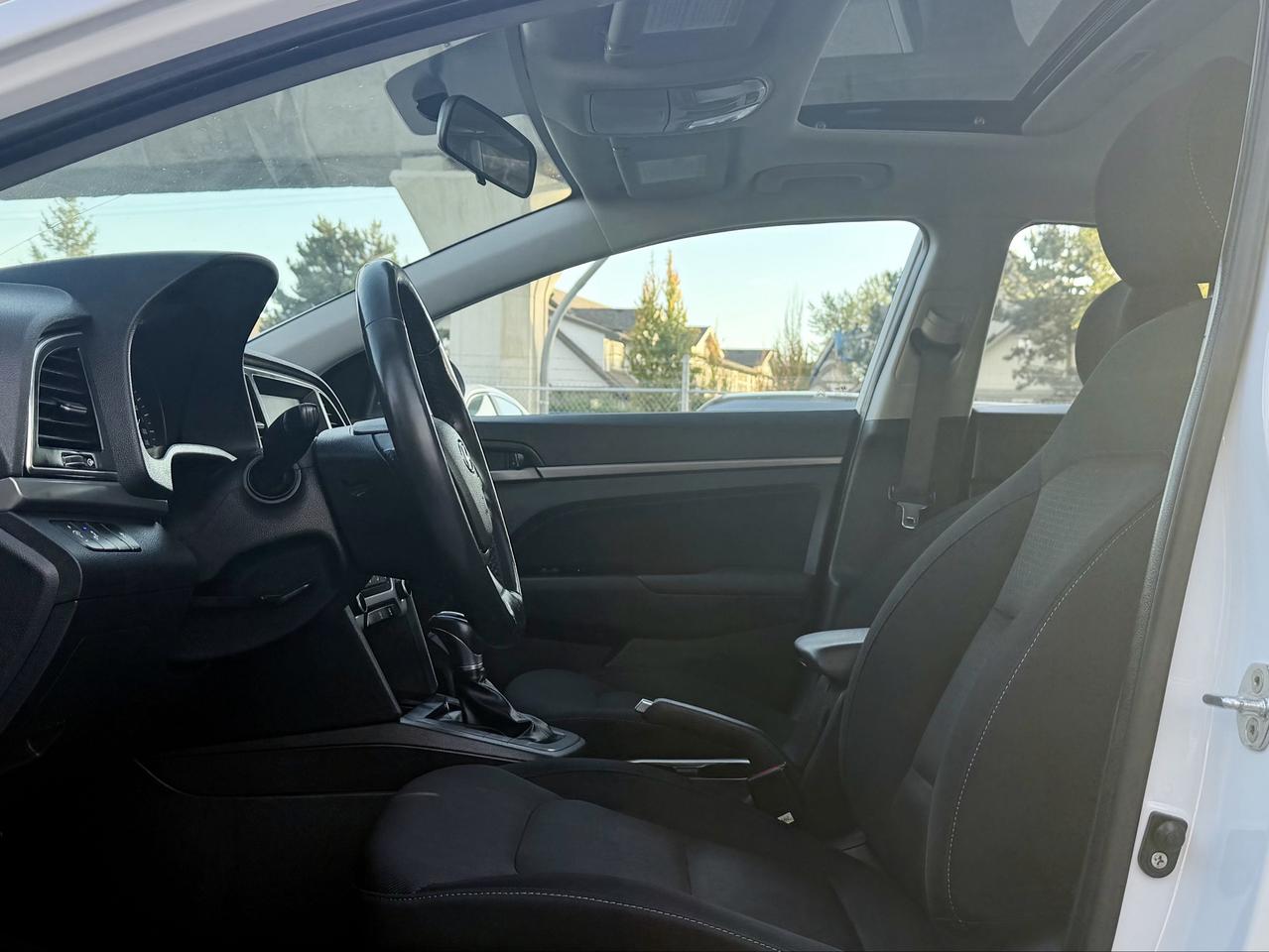 2018 Hyundai Elantra FINANCING AVAILABLE Photo10
