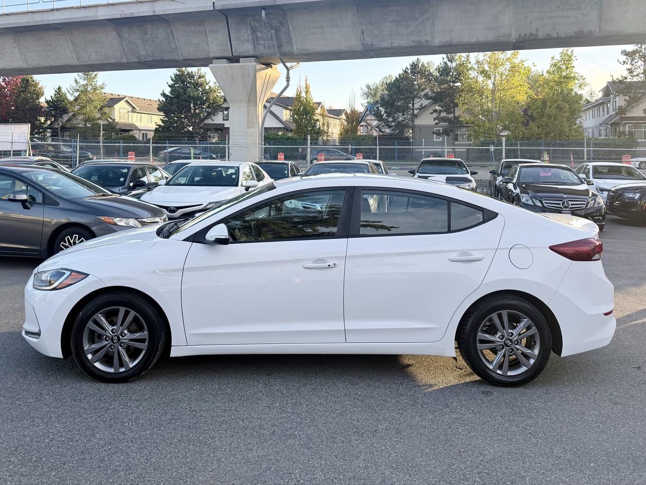2018 Hyundai Elantra FINANCING AVAILABLE Photo9
