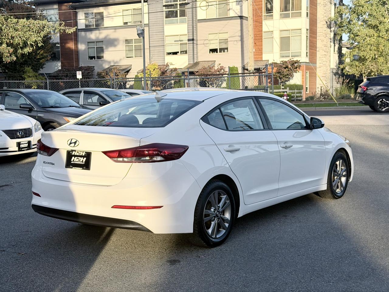 2018 Hyundai Elantra FINANCING AVAILABLE Photo6