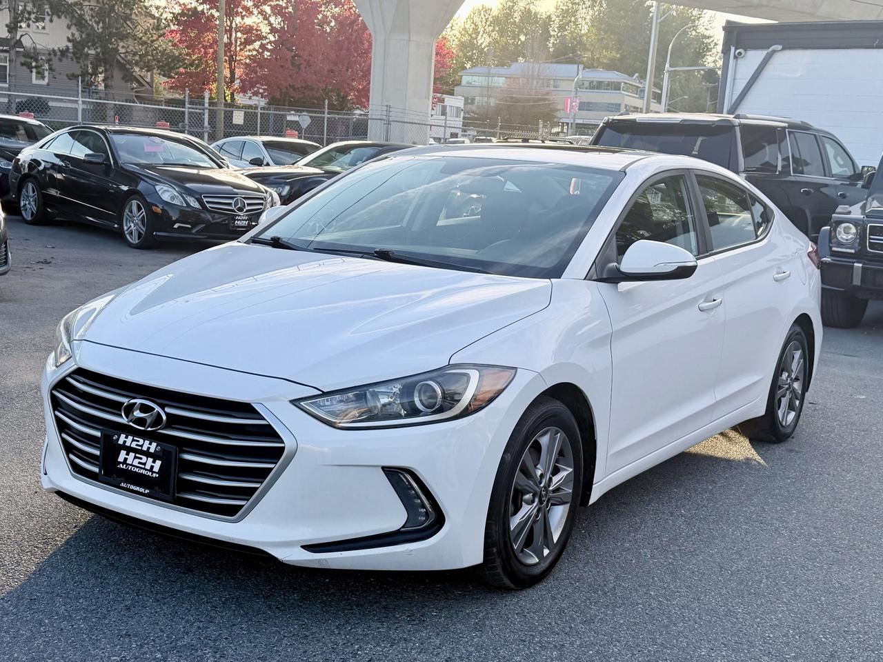 2018 Hyundai Elantra FINANCING AVAILABLE Photo2