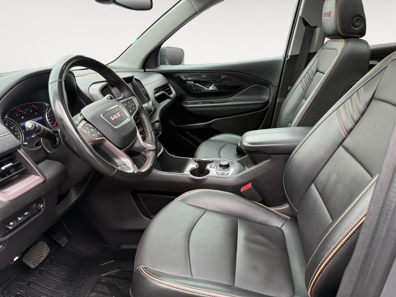 2024 GMC Terrain AWD AT4 Photo