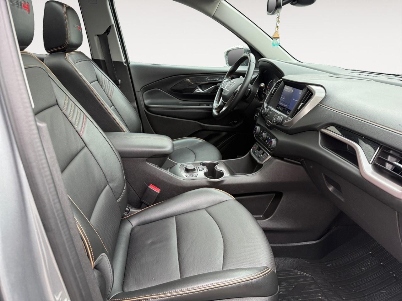 2024 GMC Terrain AWD AT4 Photo