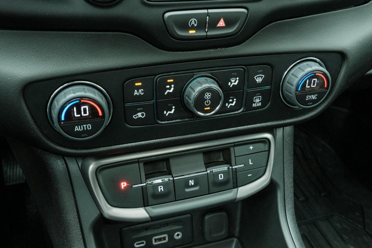 2024 GMC Terrain AWD AT4 Photo