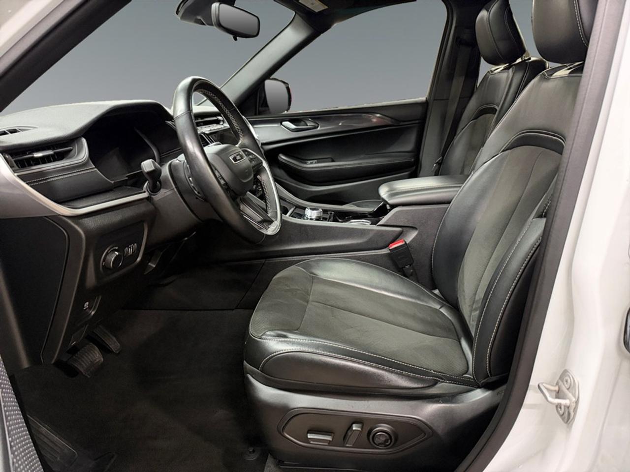 2021 Jeep Grand Cherokee L ALTITUDE 4X4 Photo