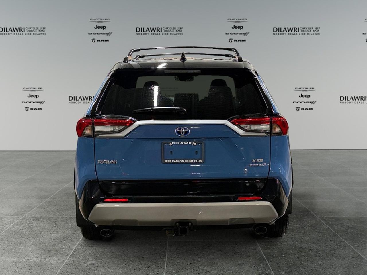2023 Toyota RAV4 Hybrid Hybrid XSE AWD Photo3
