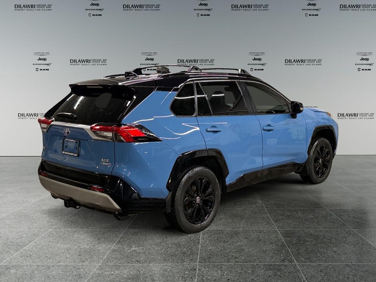2023 Toyota RAV4 Hybrid Hybrid XSE AWD Photo4