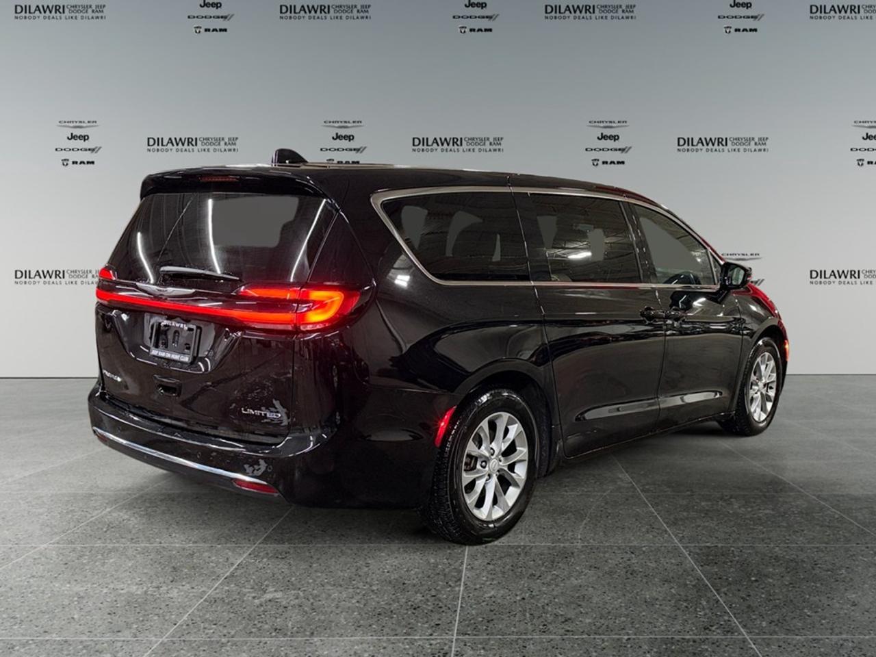 2026 Chrysler Pacifica Limited FWD Photo4