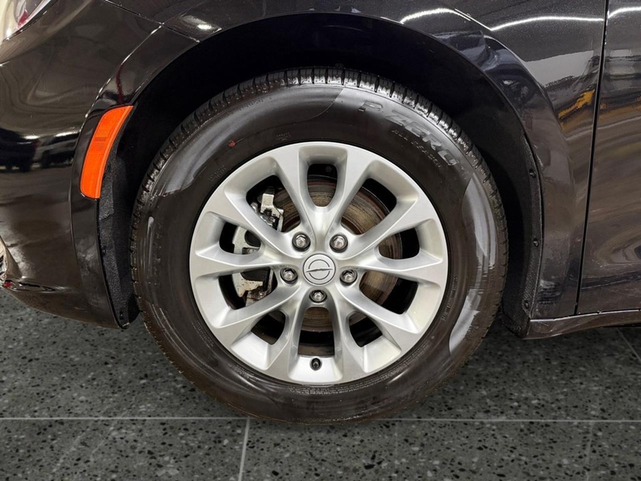2026 Chrysler Pacifica Limited FWD Photo