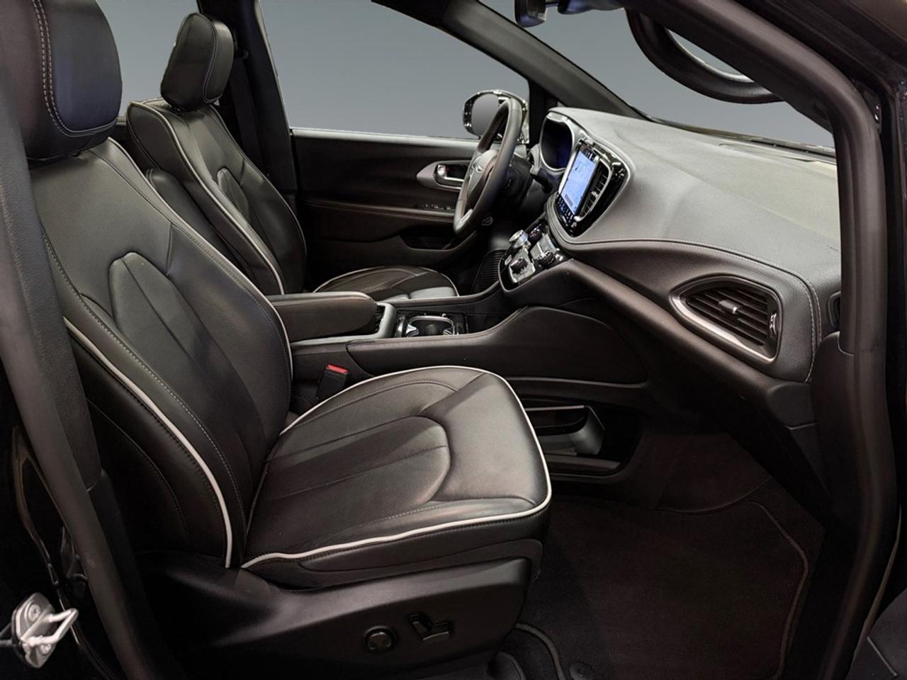 2026 Chrysler Pacifica Limited FWD Photo