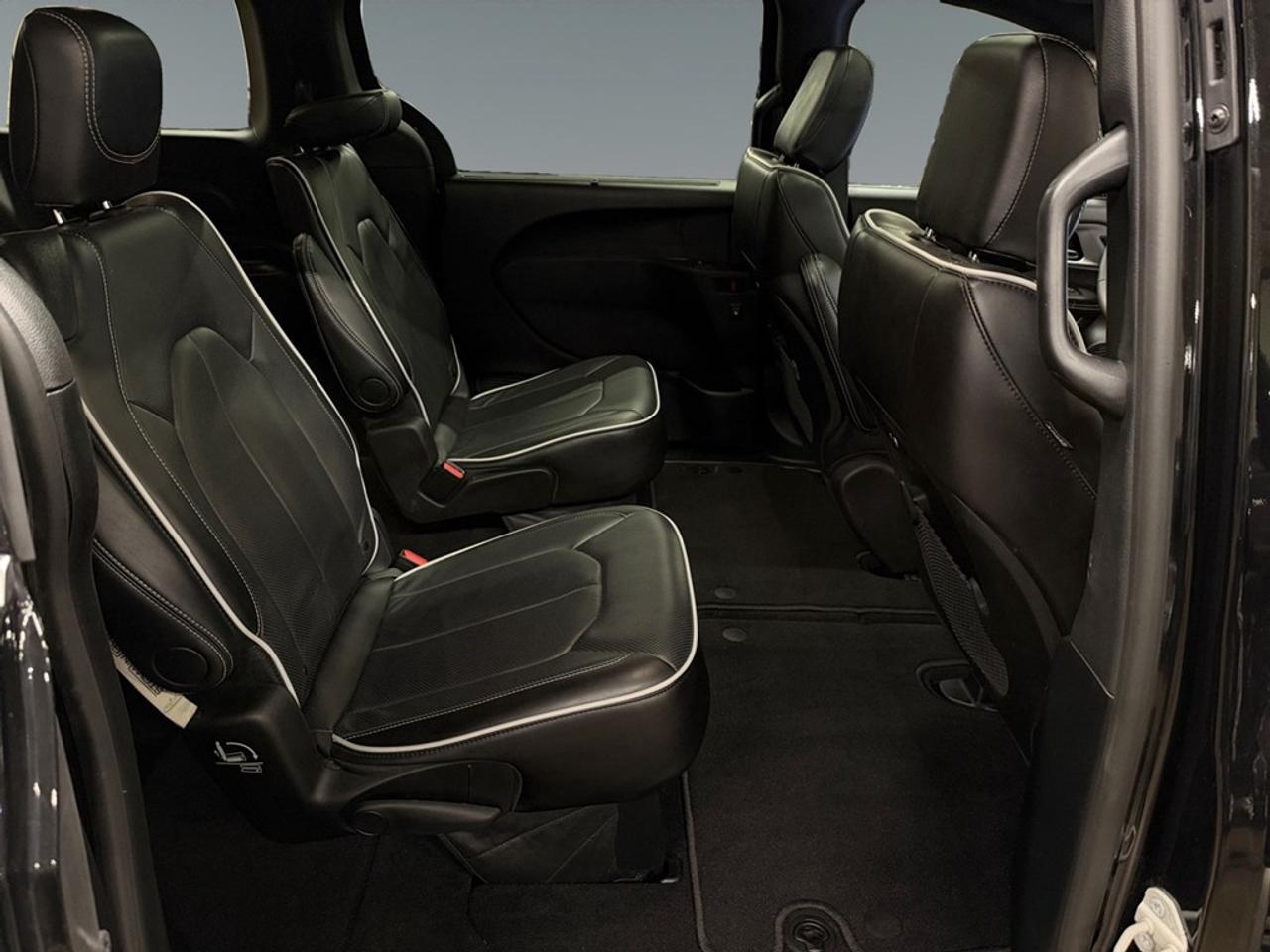 2026 Chrysler Pacifica Limited FWD Photo