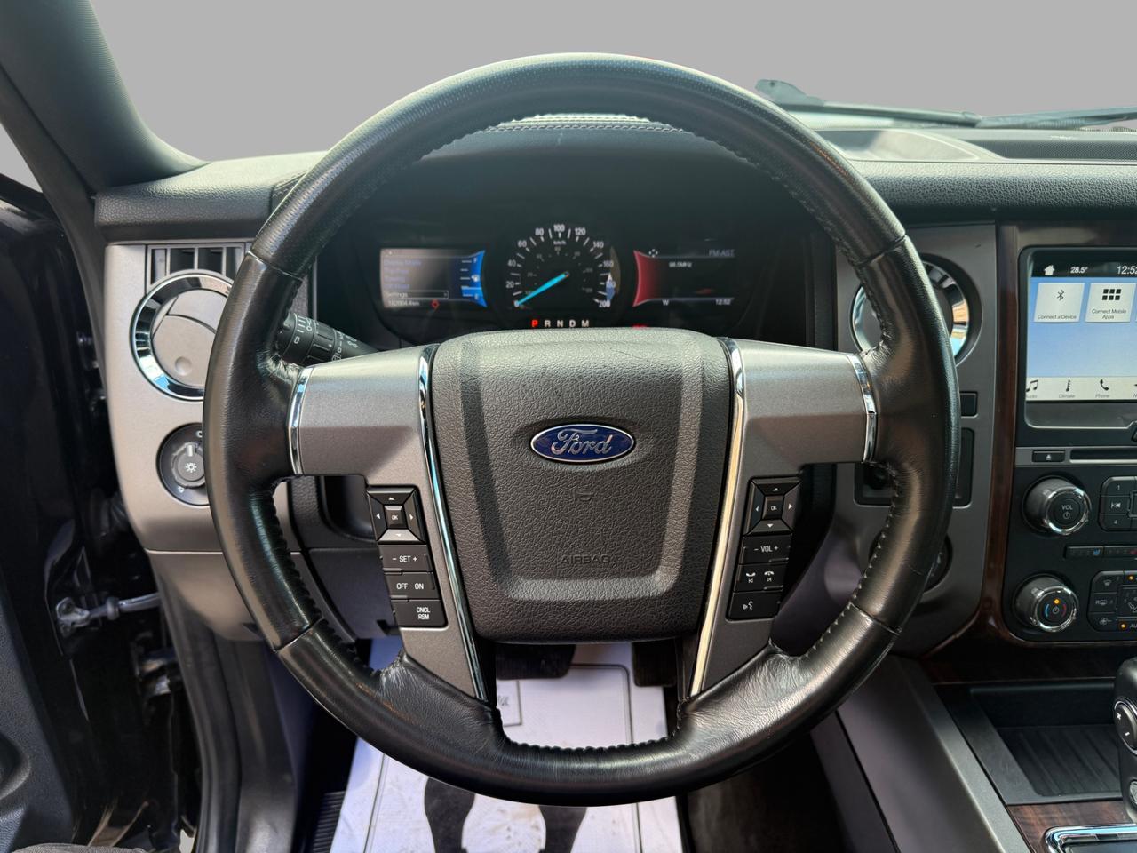 2017 Ford Expedition Platinum Photo