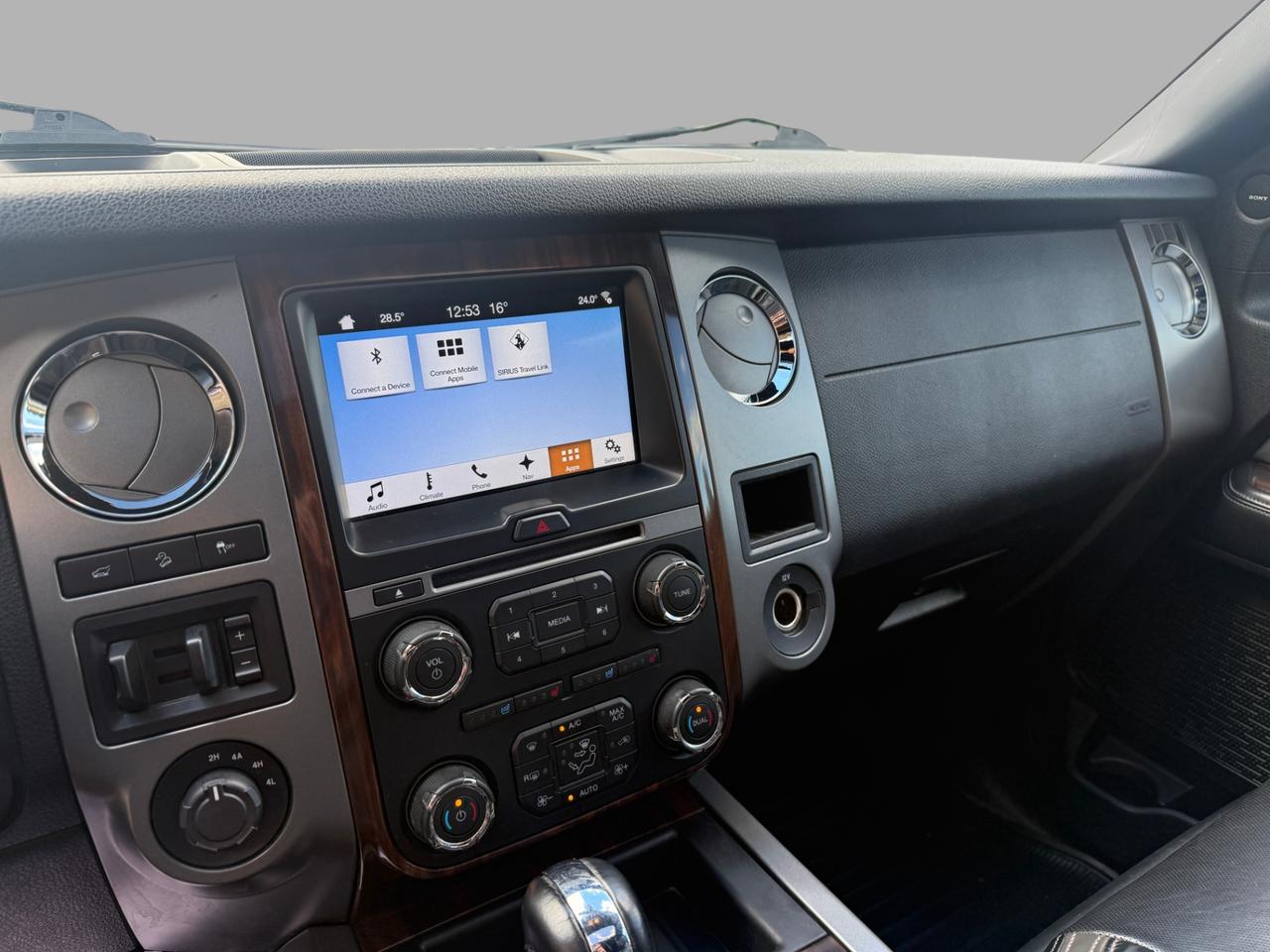 2017 Ford Expedition Platinum Photo