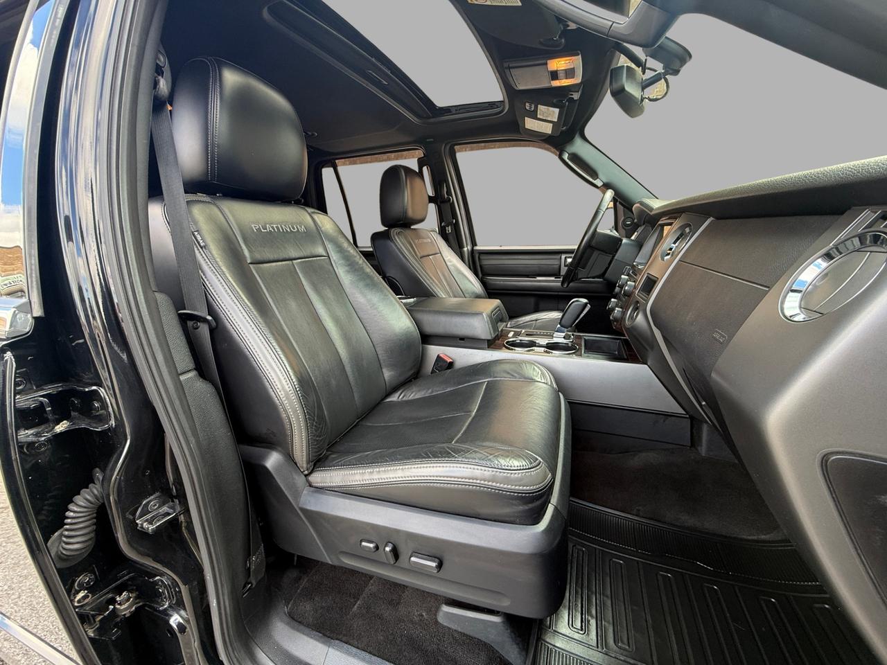 2017 Ford Expedition Platinum Photo