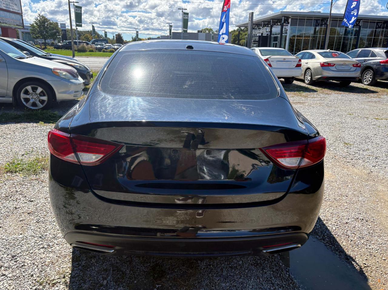2015 Chrysler 200 4dr Sdn C FWD Photo4