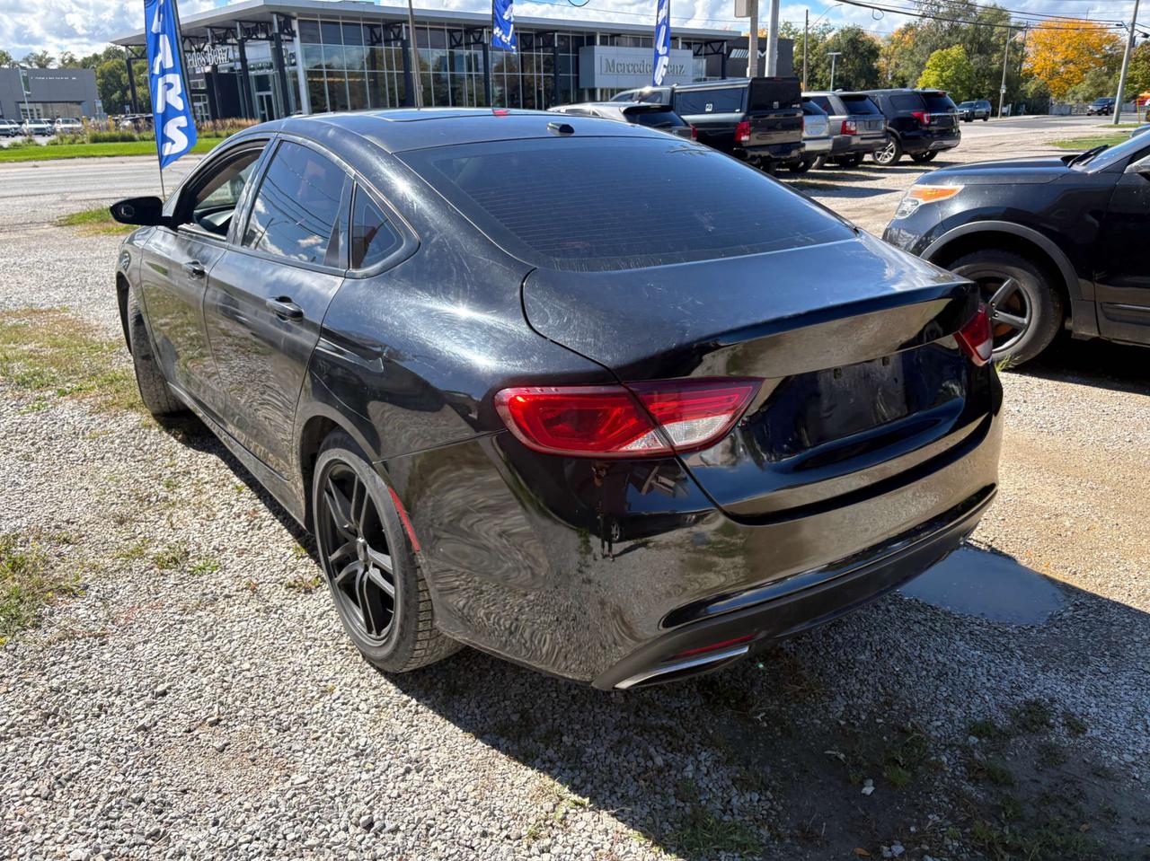 2015 Chrysler 200 4dr Sdn C FWD Photo