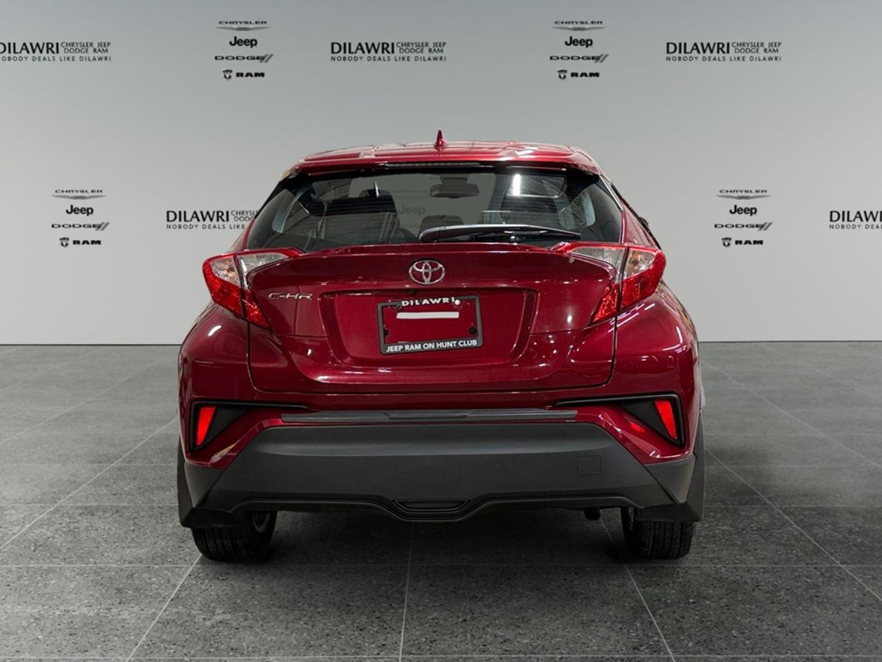 2018 Toyota C-HR Fwd Xle Photo3
