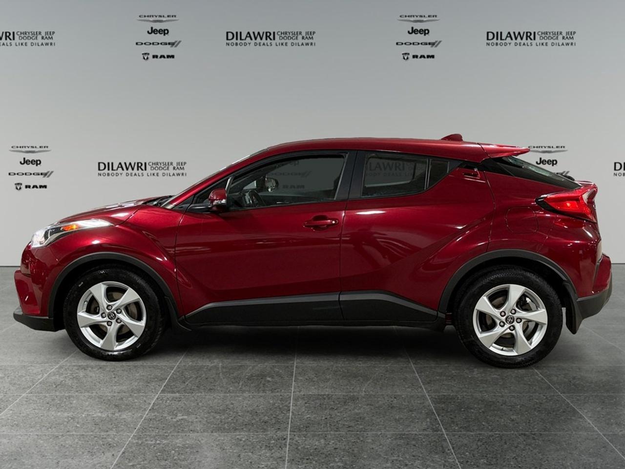 2018 Toyota C-HR Fwd Xle Photo
