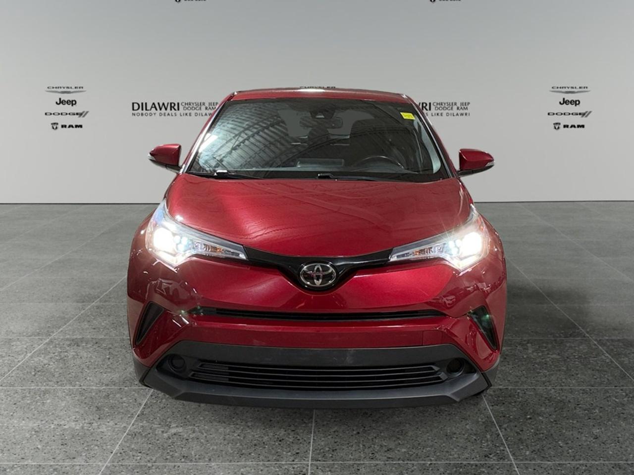 2018 Toyota C-HR Fwd Xle Photo