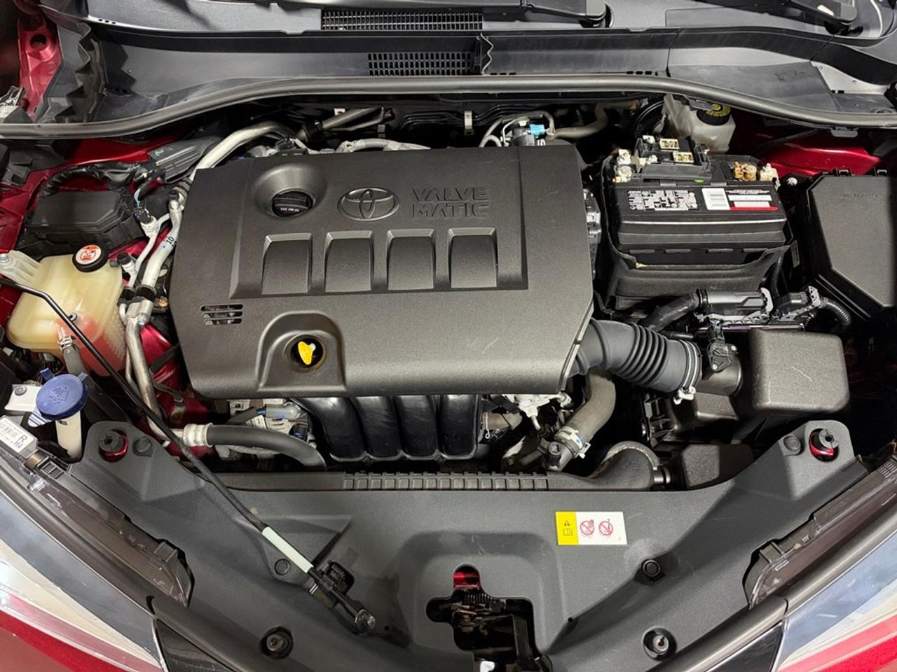 2018 Toyota C-HR Fwd Xle Photo