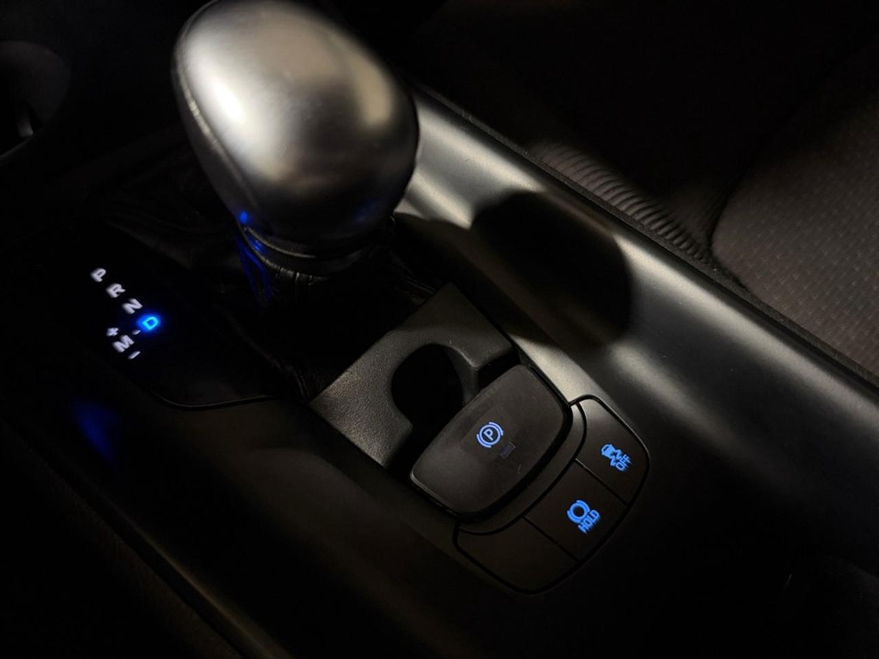2018 Toyota C-HR Fwd Xle Photo