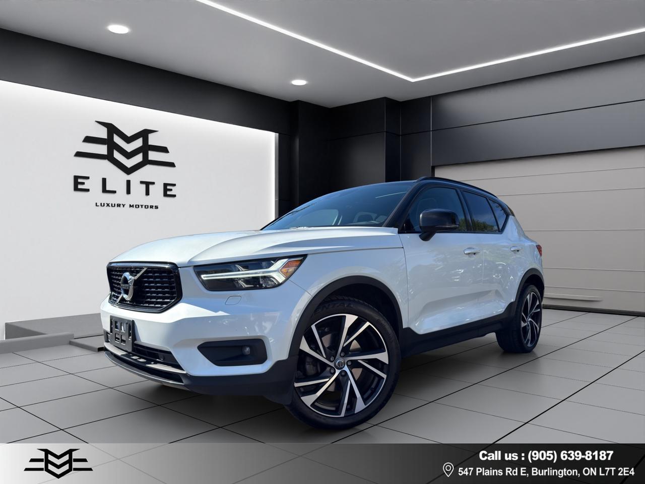 2020 Volvo XC40 T5 AWD R-Design Pkg - Moonroof - Leather !!! Photo