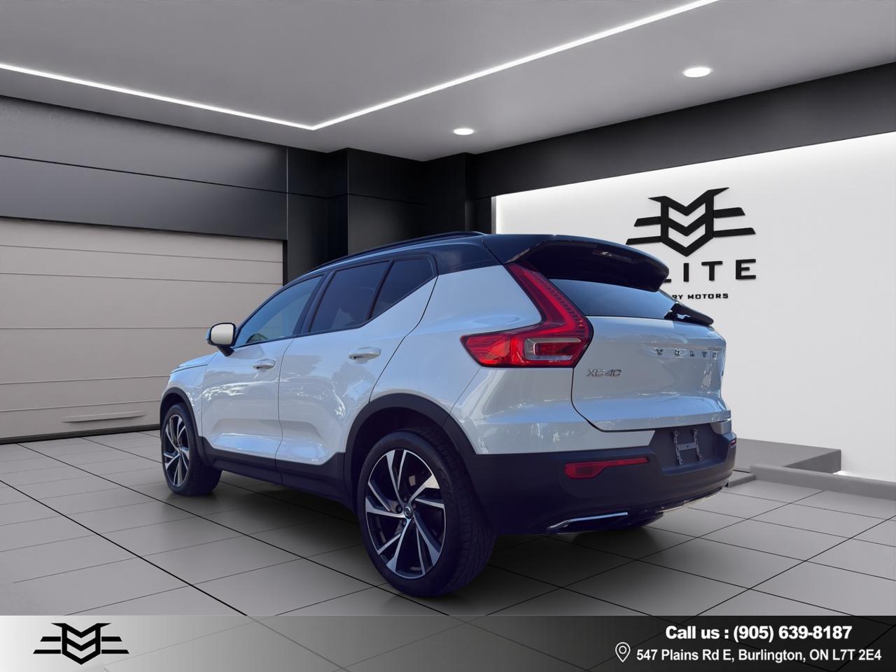 2020 Volvo XC40 T5 AWD R-Design Pkg - Moonroof - Leather !!! Photo