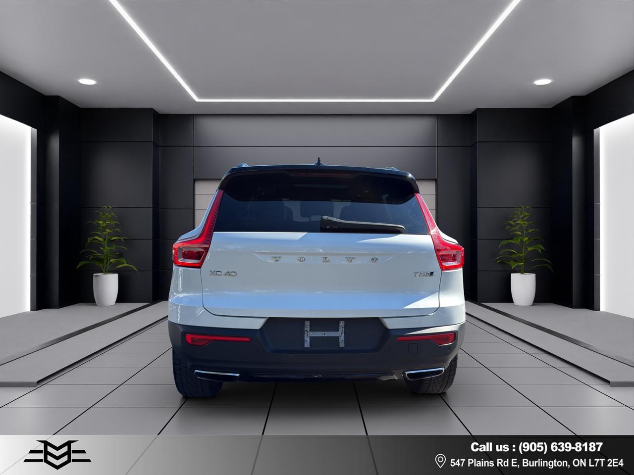 2020 Volvo XC40 T5 AWD R-Design Pkg - Moonroof - Leather !!! Photo