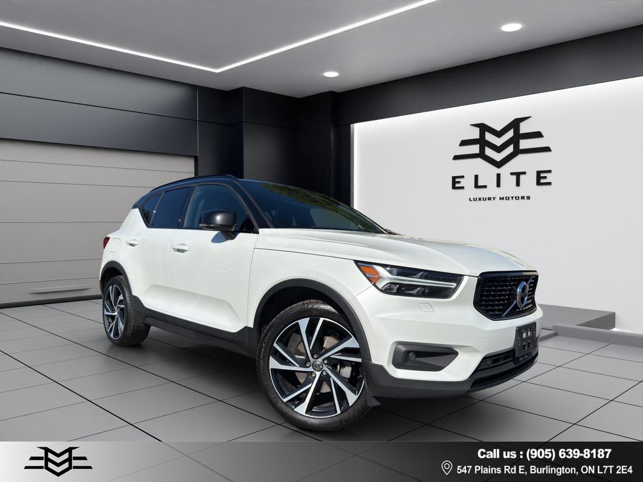 2020 Volvo XC40 T5 AWD R-Design Pkg - Moonroof - Leather !!! Photo