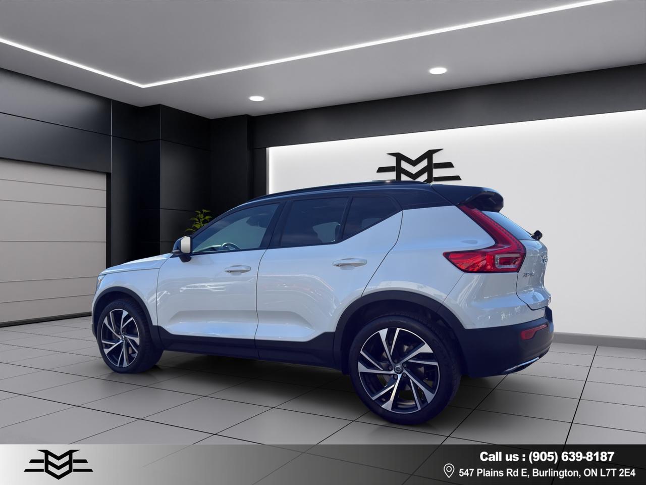 2020 Volvo XC40 T5 AWD R-Design Pkg - Moonroof - Leather !!! Photo