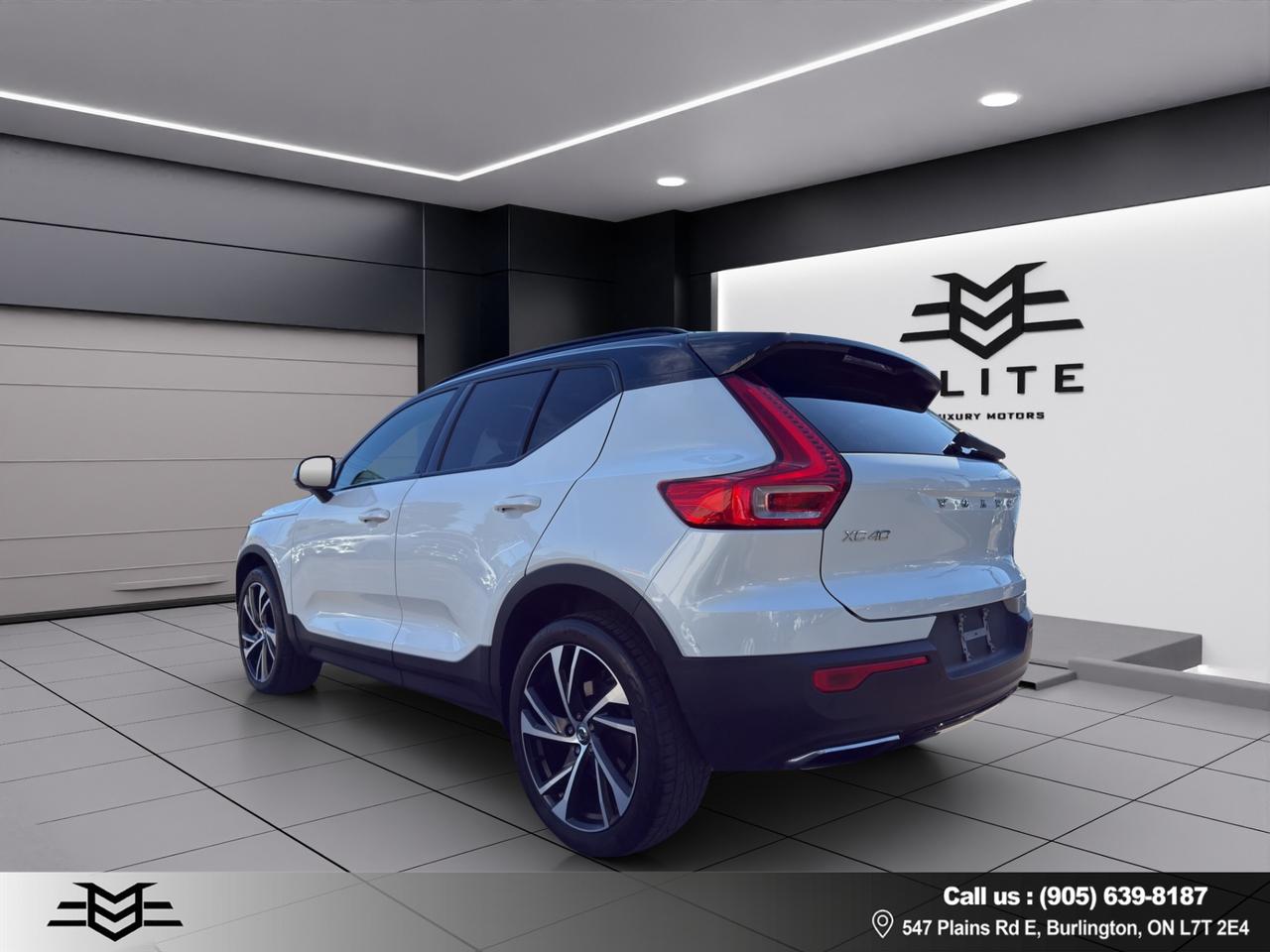 2020 Volvo XC40 T5 AWD R-Design Pkg - Moonroof - Leather !!! Photo