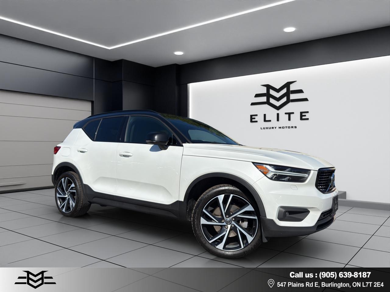 2020 Volvo XC40 T5 AWD R-Design Pkg - Moonroof - Leather !!! Photo