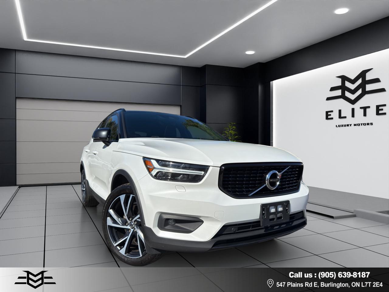 2020 Volvo XC40 T5 AWD R-Design Pkg - Moonroof - Leather !!! Photo