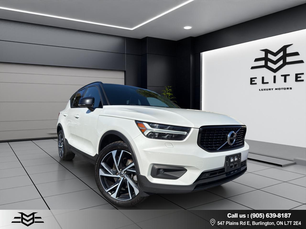 2020 Volvo XC40 T5 AWD R-Design Pkg - Moonroof - Leather !!! Photo