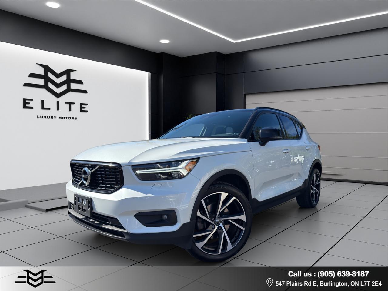 2020 Volvo XC40 T5 AWD R-Design Pkg - Moonroof - Leather !!! Photo